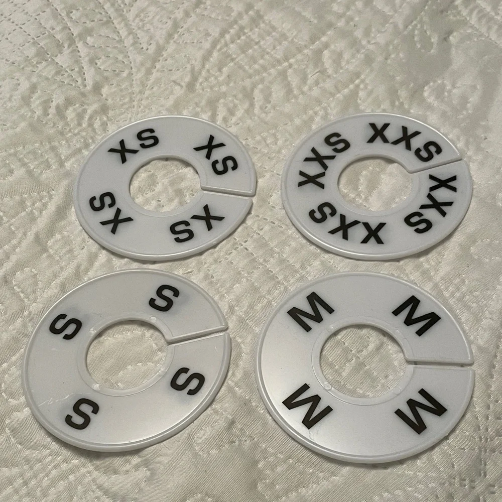 New Set of 4 White Round Plastic Clothing Rack Size Dividers XXS XS S & M